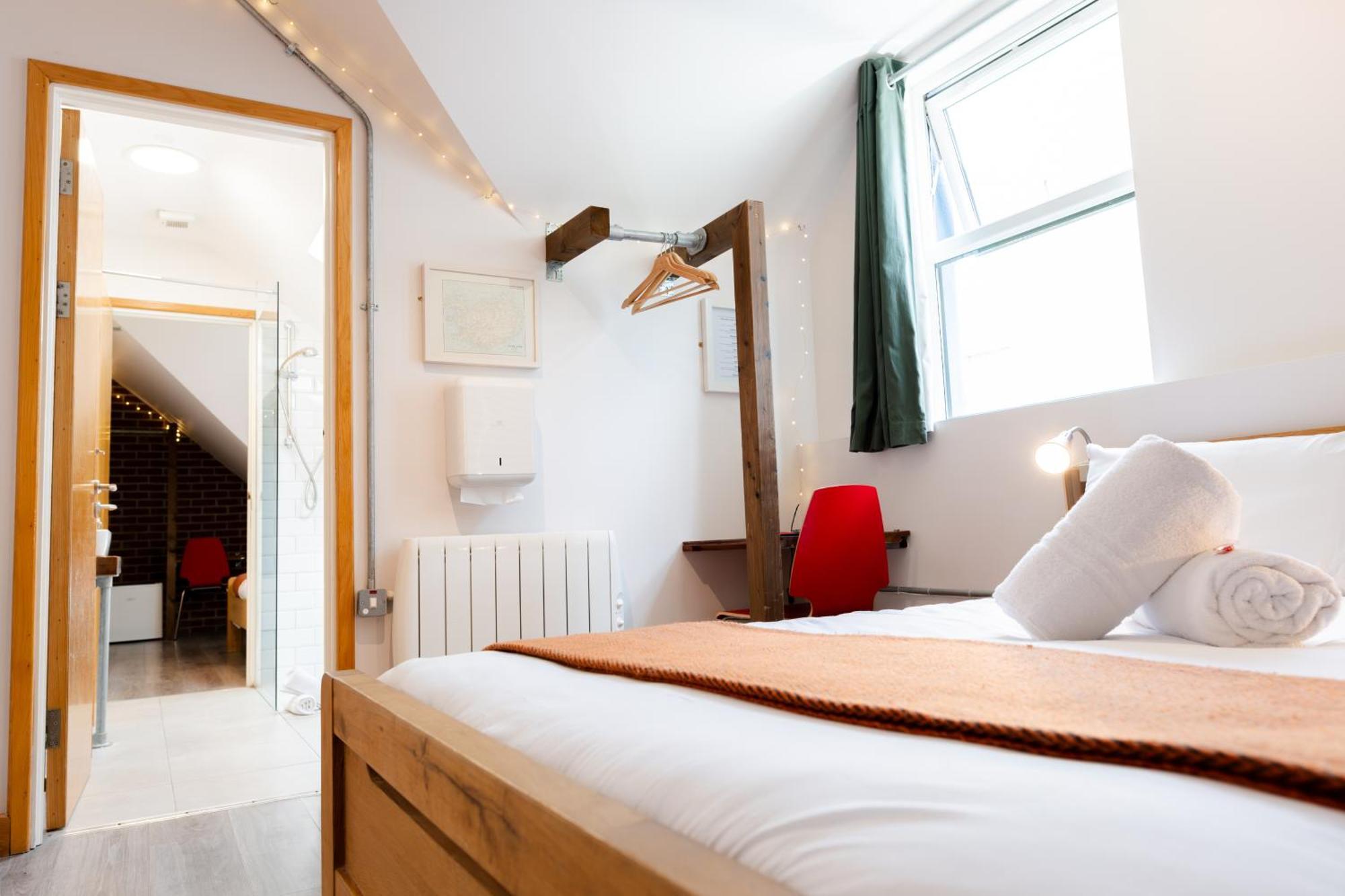 גלוואיי The Nest Boutique Hostel מראה חיצוני תמונה
