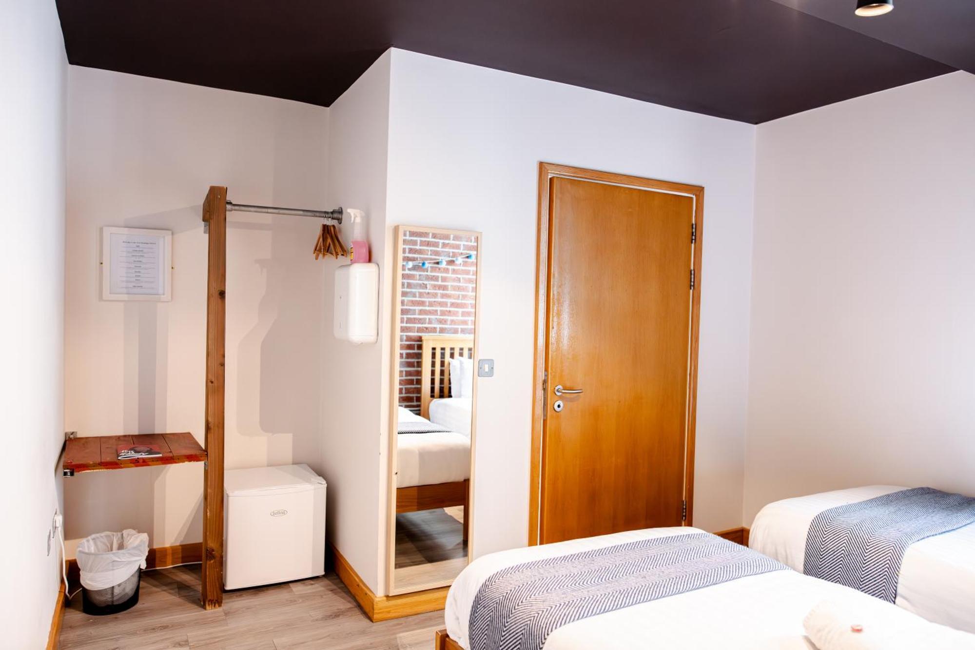 גלוואיי The Nest Boutique Hostel מראה חיצוני תמונה