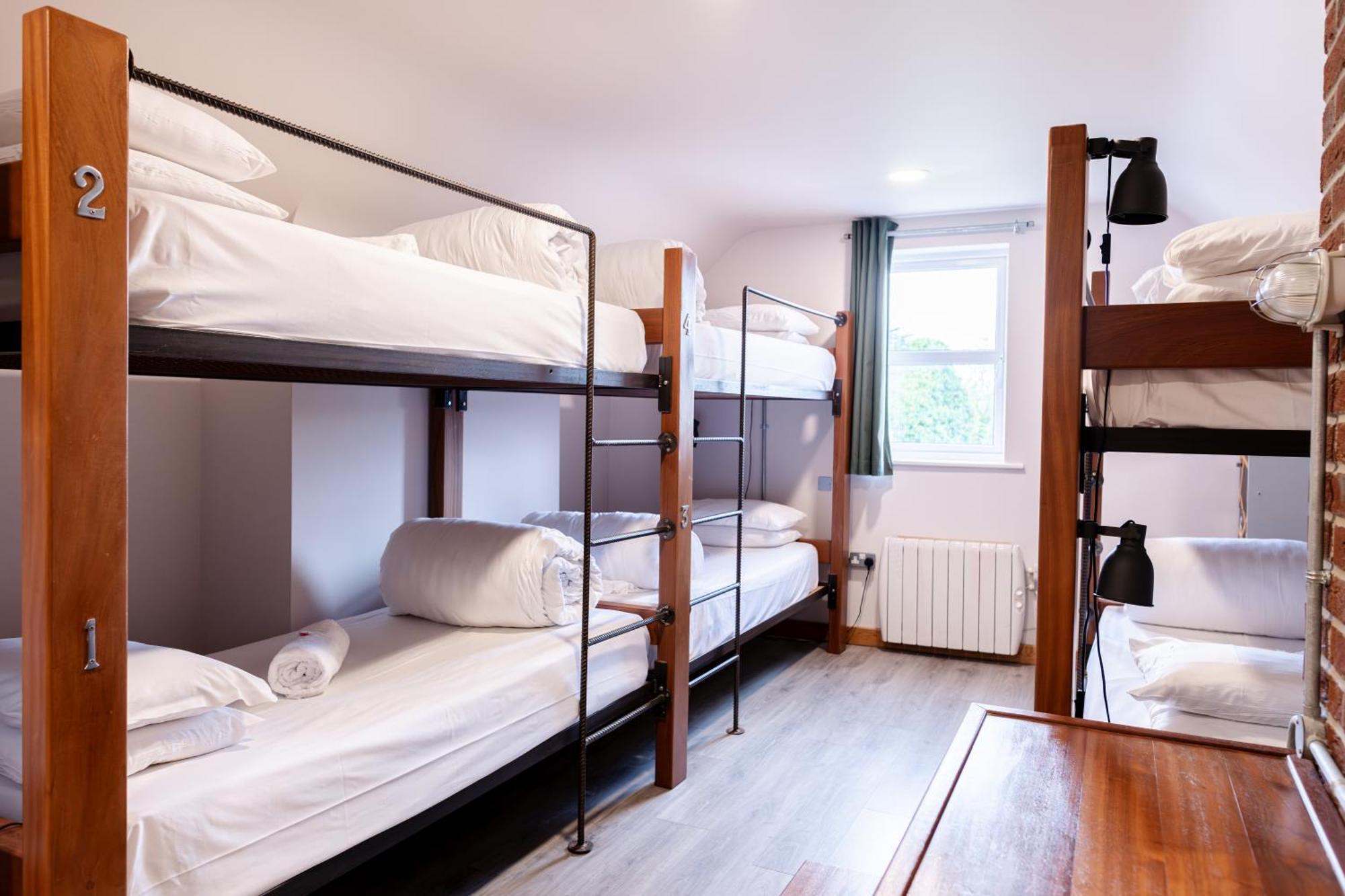 גלוואיי The Nest Boutique Hostel מראה חיצוני תמונה