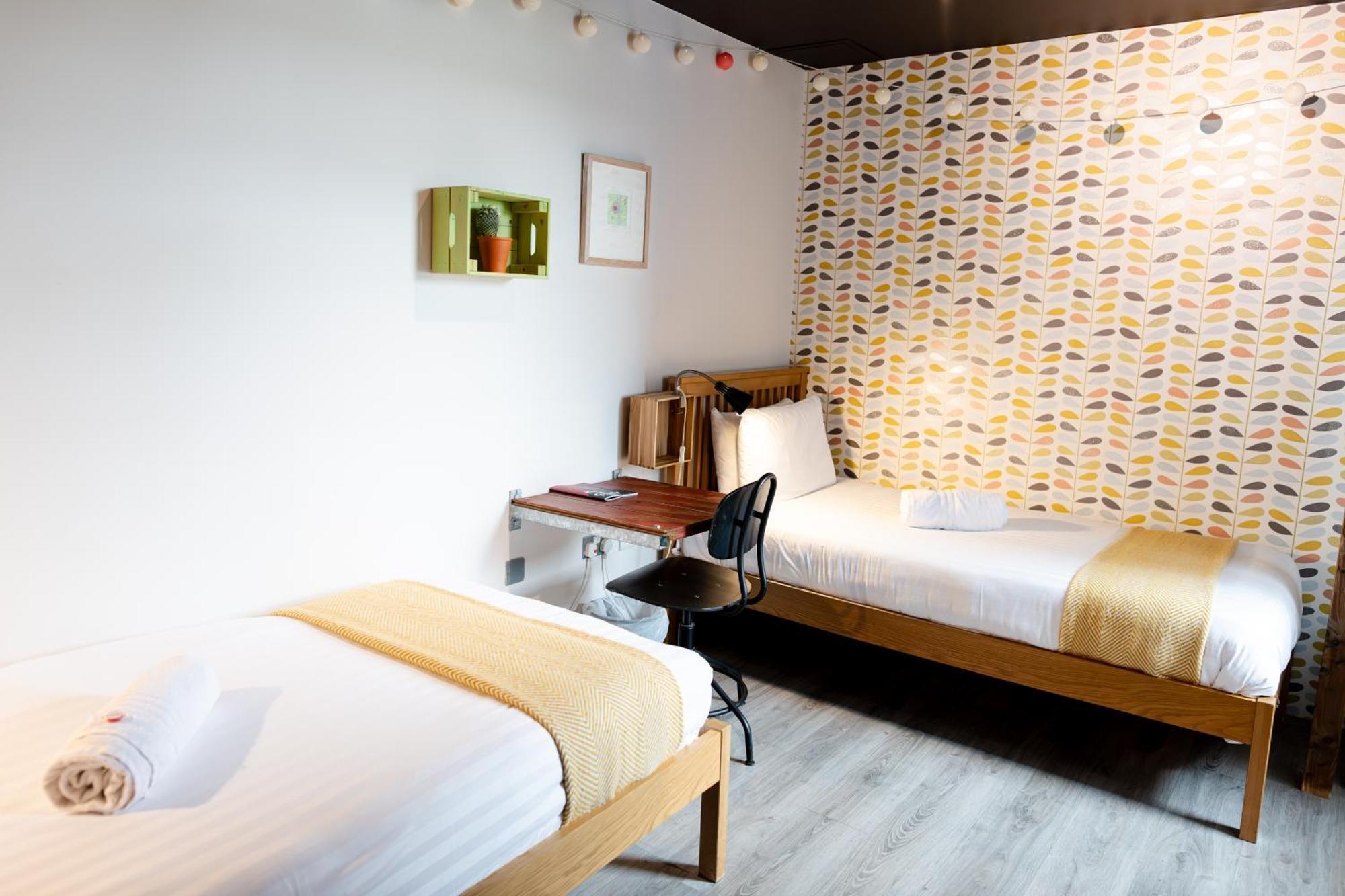 גלוואיי The Nest Boutique Hostel מראה חיצוני תמונה