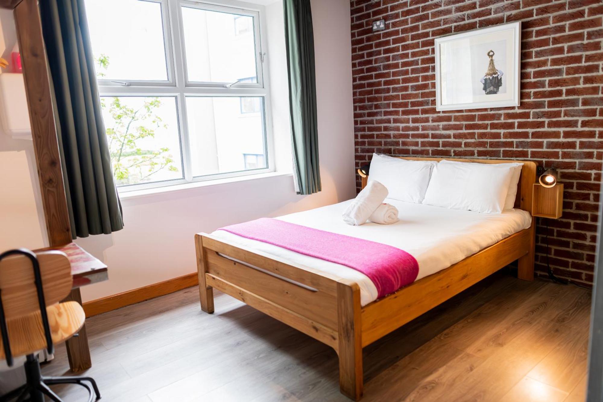 גלוואיי The Nest Boutique Hostel מראה חיצוני תמונה