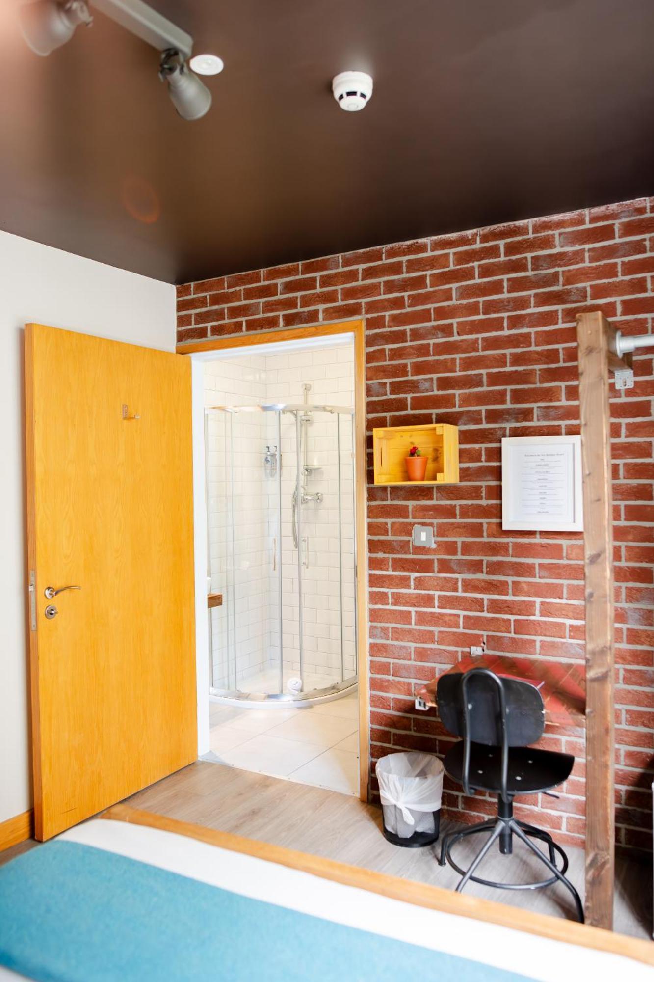 גלוואיי The Nest Boutique Hostel מראה חיצוני תמונה