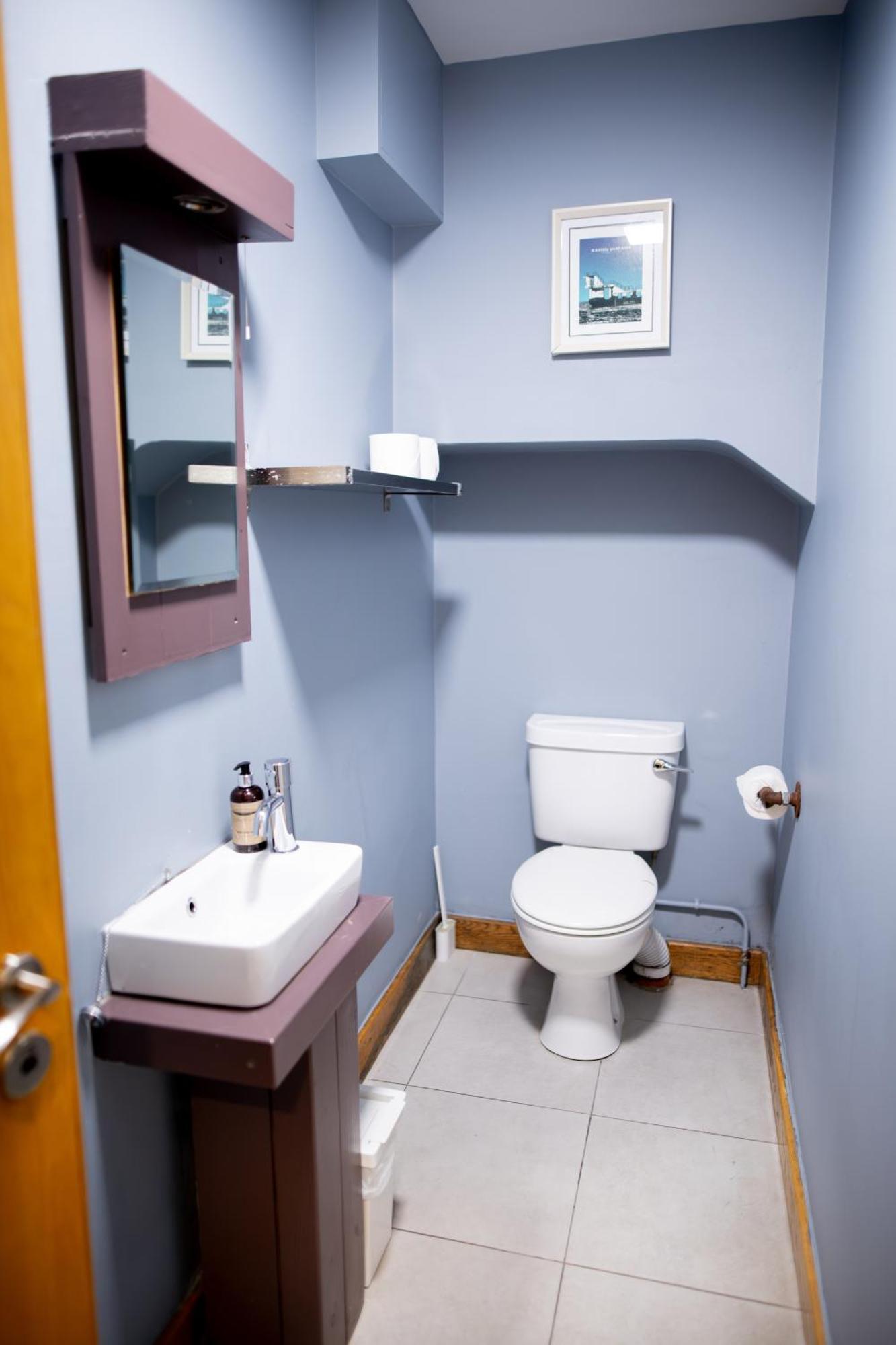 גלוואיי The Nest Boutique Hostel מראה חיצוני תמונה
