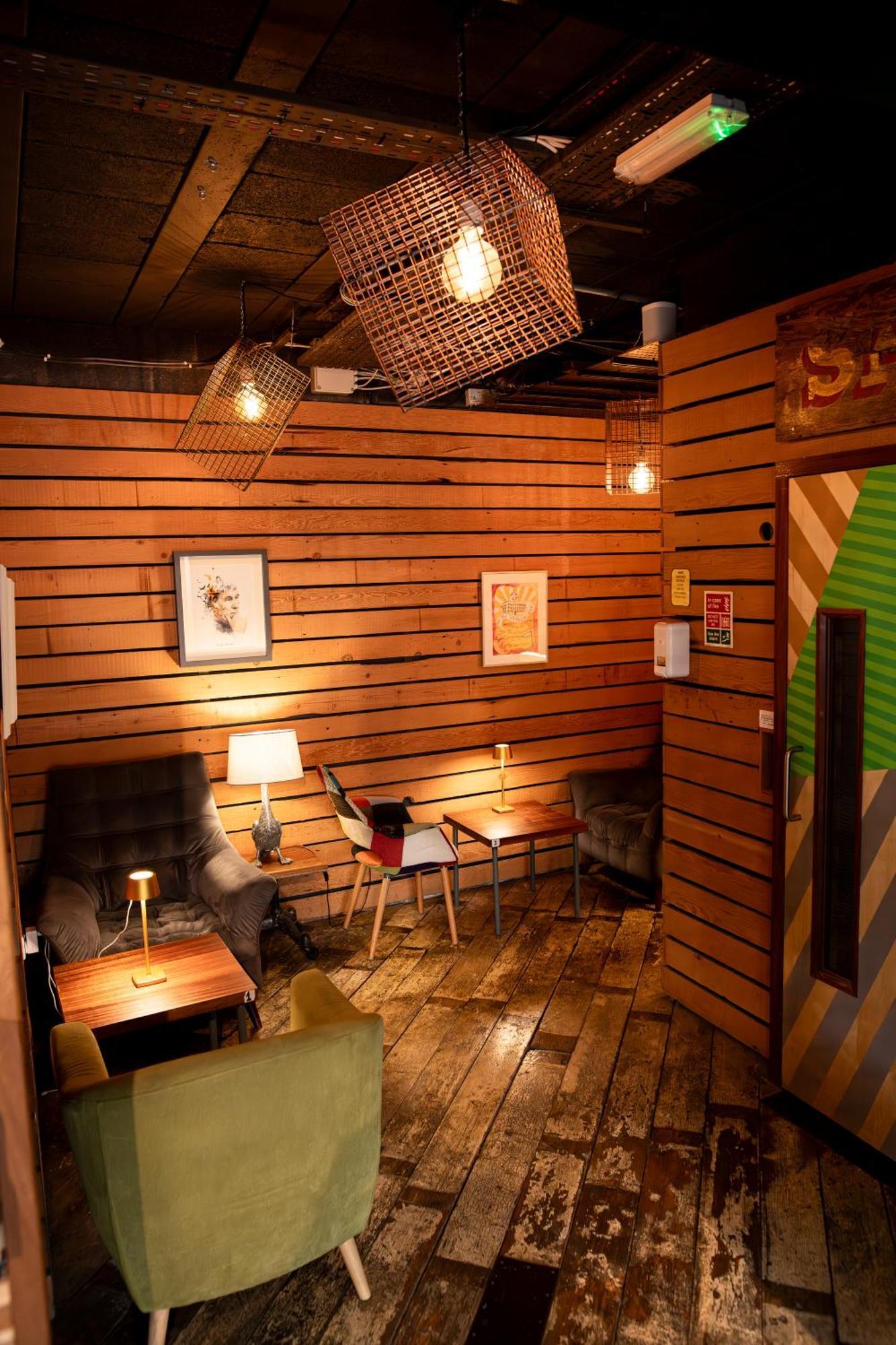 גלוואיי The Nest Boutique Hostel מראה חיצוני תמונה
