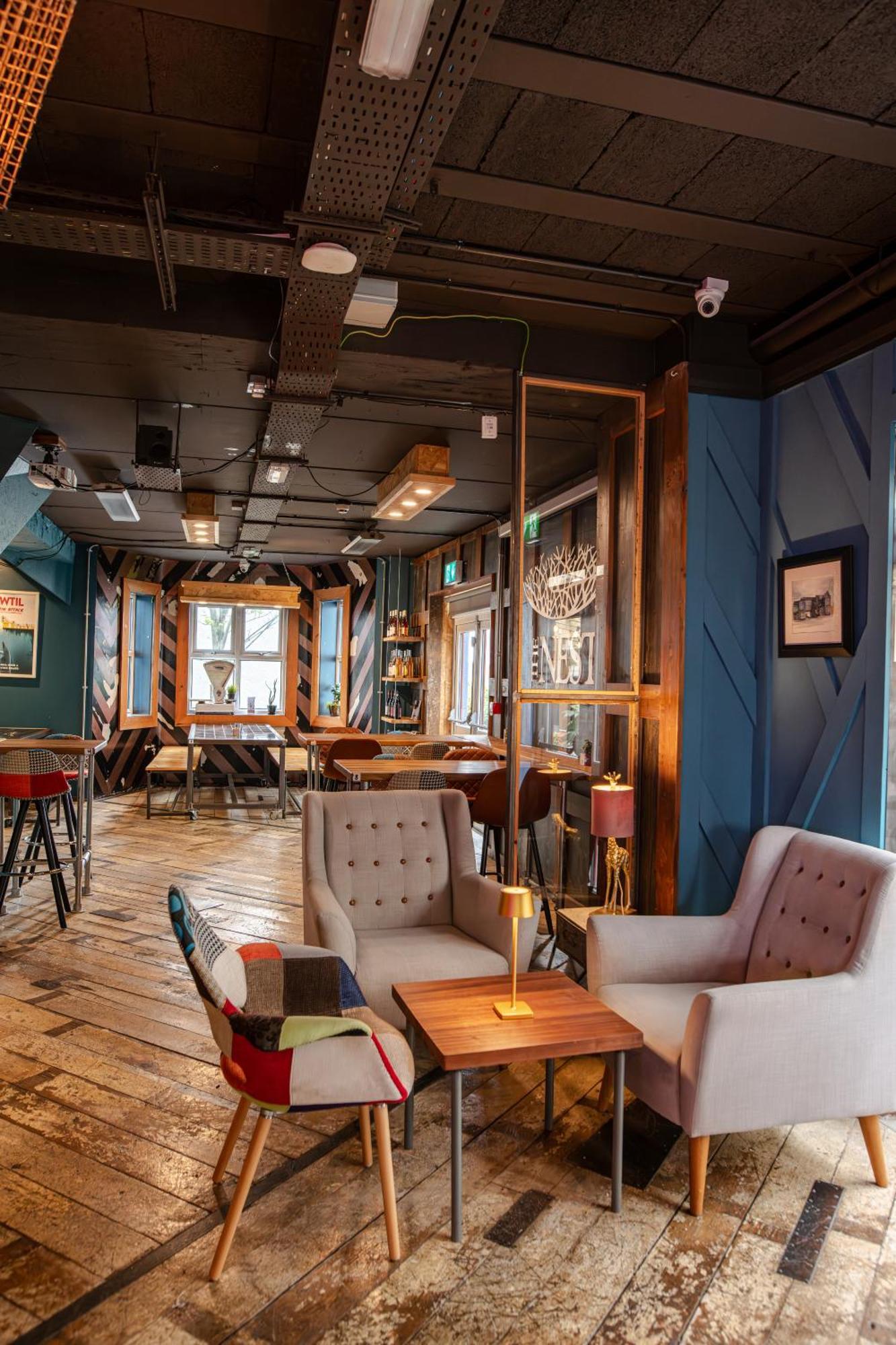 גלוואיי The Nest Boutique Hostel מראה חיצוני תמונה
