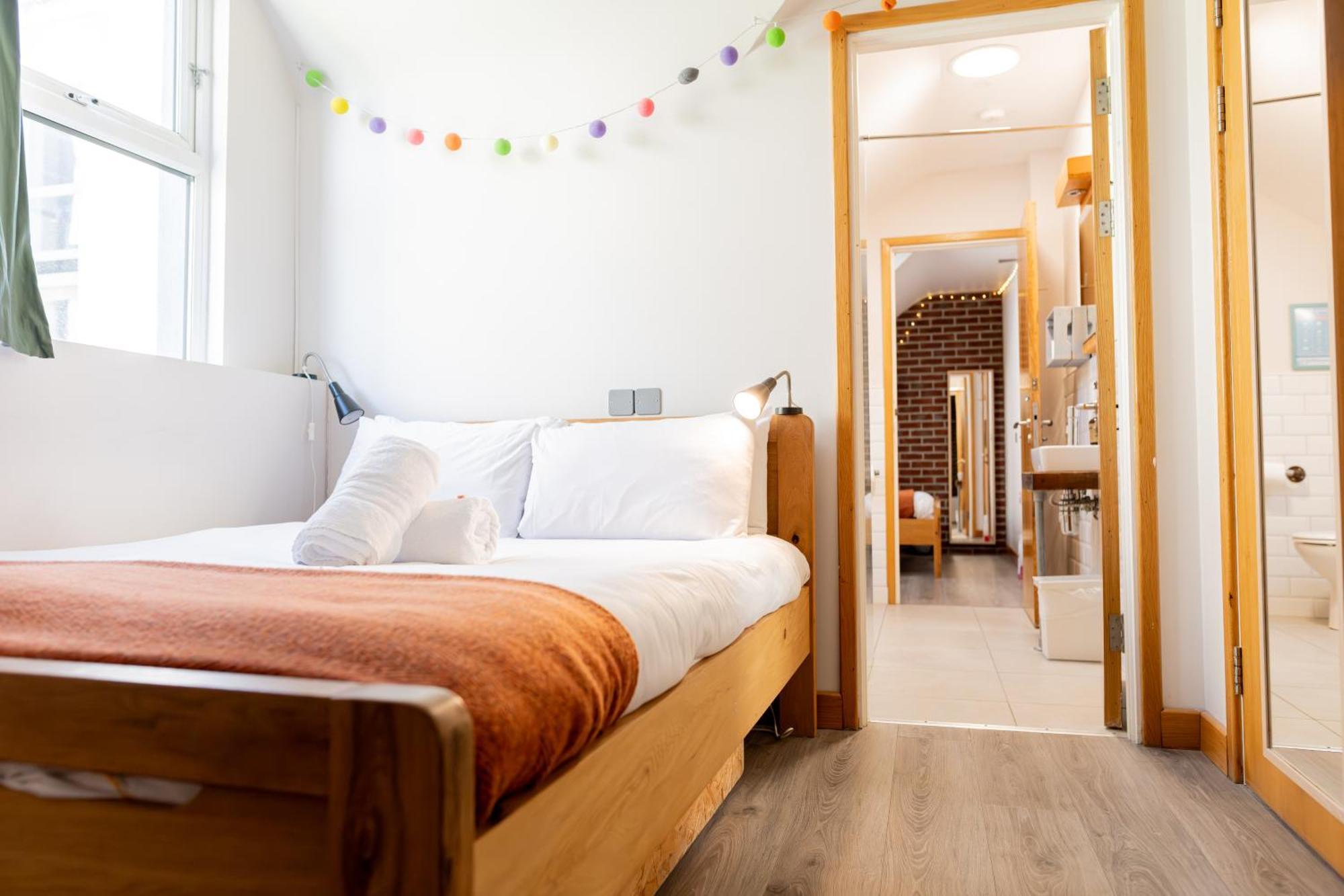גלוואיי The Nest Boutique Hostel מראה חיצוני תמונה