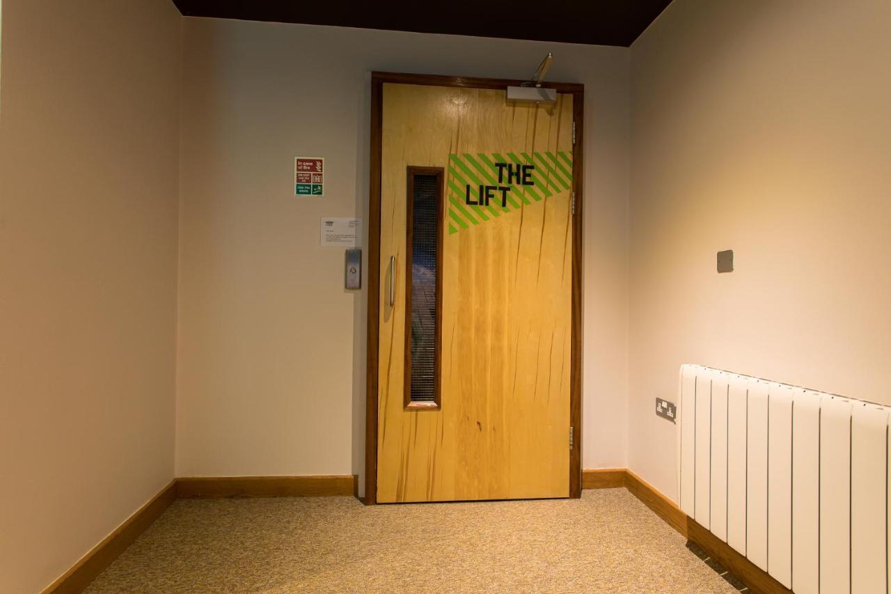 גלוואיי The Nest Boutique Hostel מראה חיצוני תמונה
