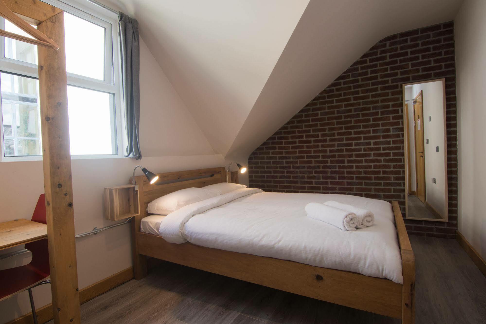 גלוואיי The Nest Boutique Hostel מראה חיצוני תמונה