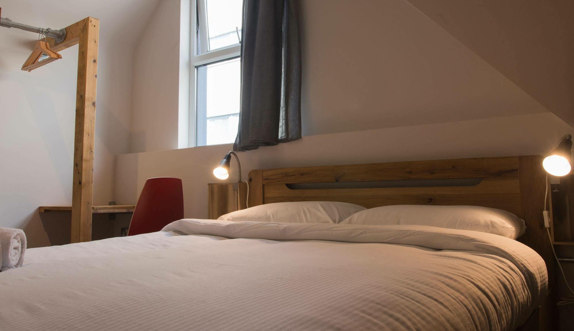 גלוואיי The Nest Boutique Hostel מראה חיצוני תמונה
