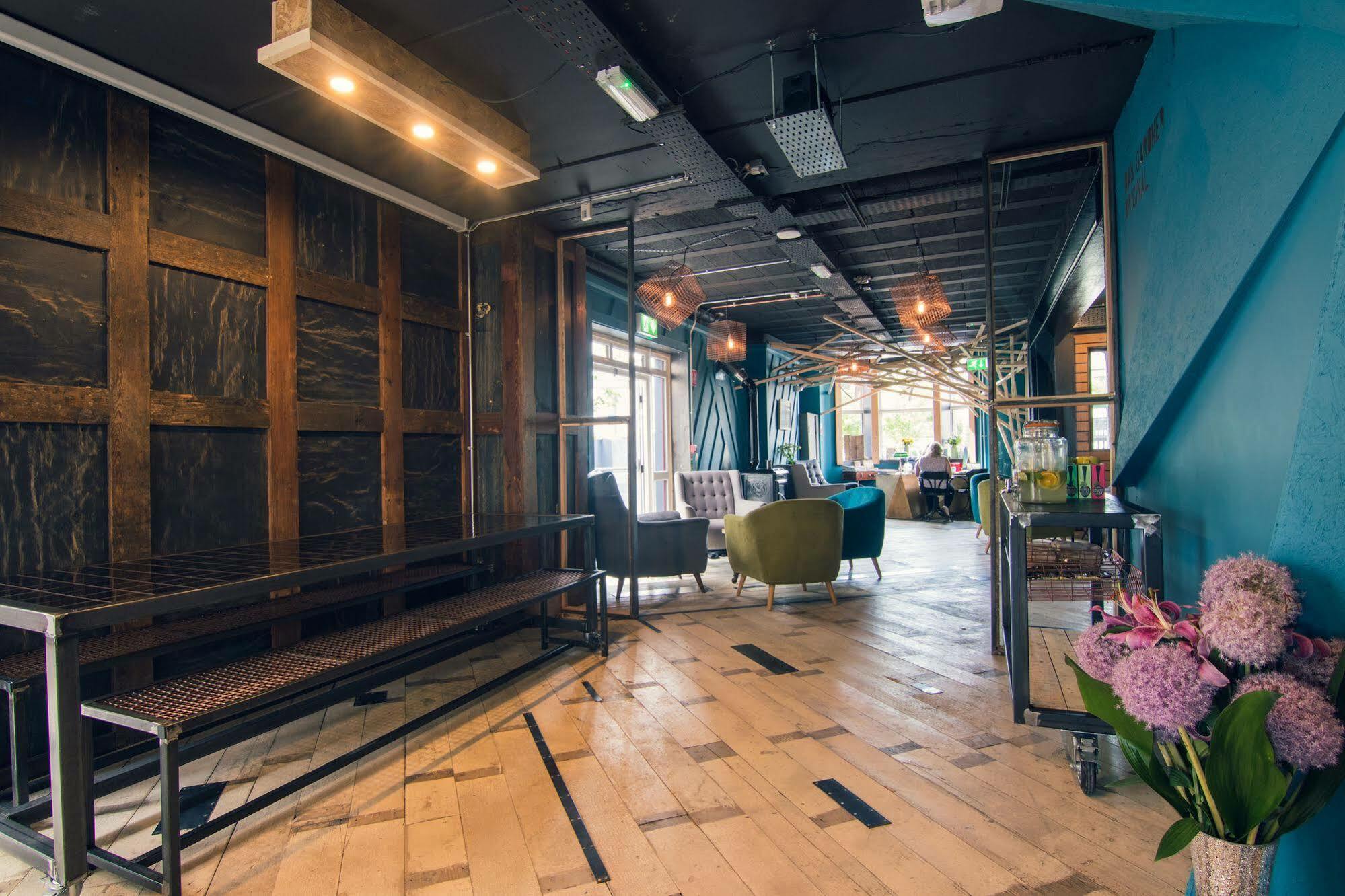 גלוואיי The Nest Boutique Hostel מראה חיצוני תמונה